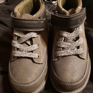 💖2/$10 Toddler boy's Carter's boots